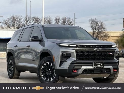 New 2026 Chevrolet Traverse Z71 w/ Enhanced Driving Package image 2