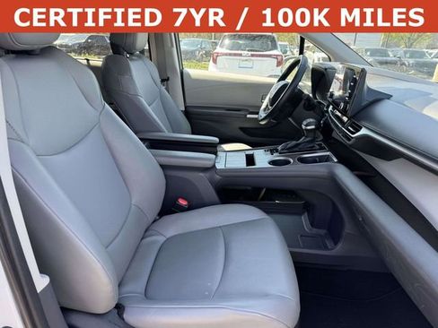 Used 2023 Toyota Sienna XLE FWD image 9