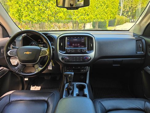 Used 2021 Chevrolet Colorado LT w/ LT Convenience Package AWD/4WD image 16