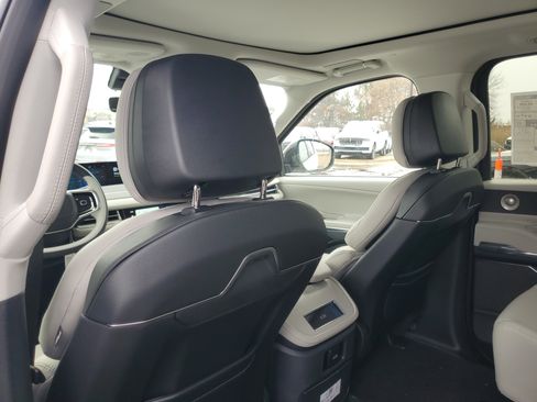 New 2026 Lincoln Navigator Reserve image 28