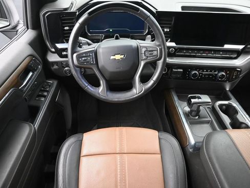Used 2024 Chevrolet Silverado 1500 High Country w/ High Country Premium Package AWD/4WD image 12