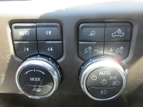 New 2026 GMC Sierra 2500 Denali w/ Denali Reserve Package AWD/4WD image 18