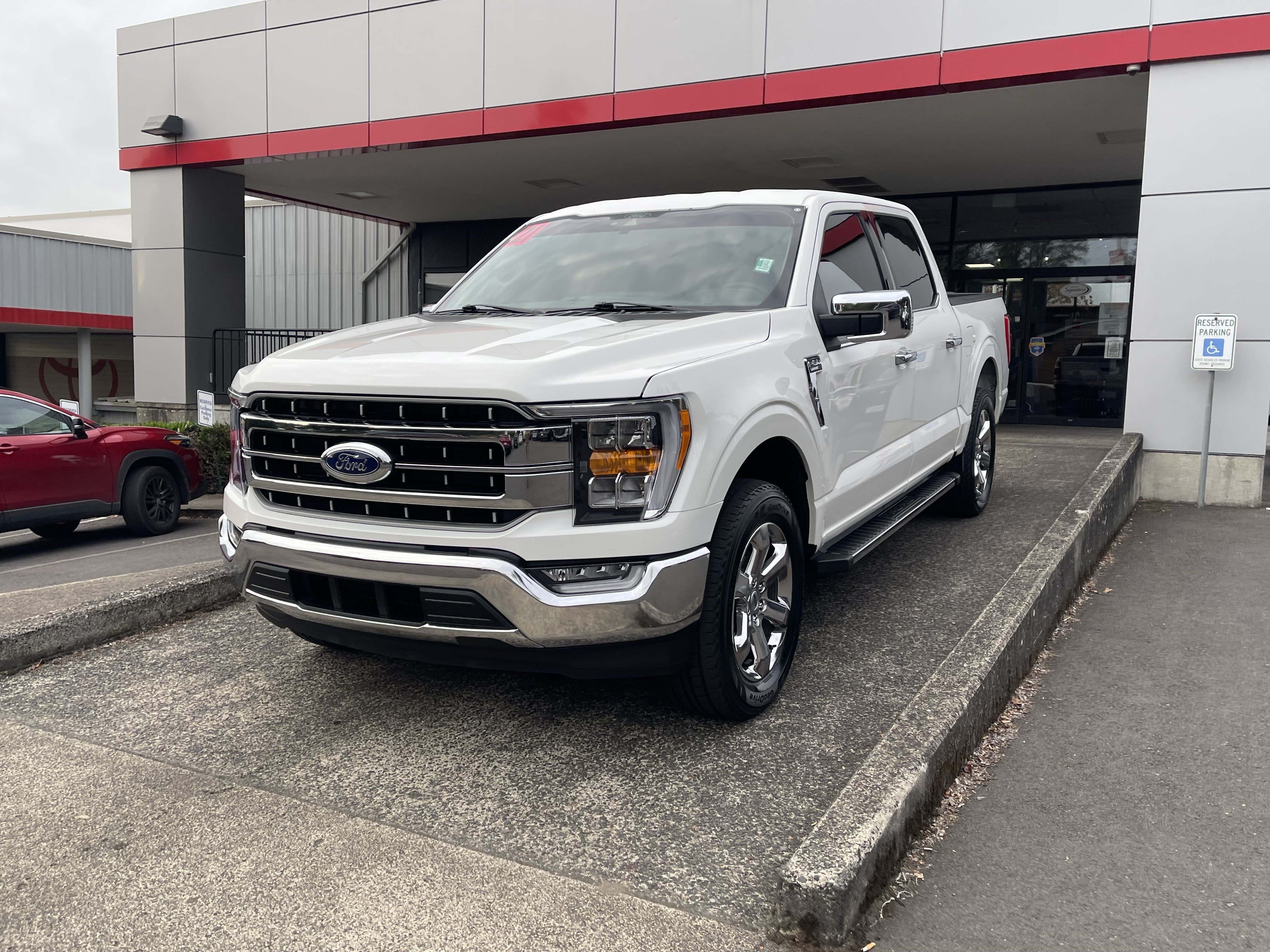 Used 2021 Ford F150 Lariat RWD image 3