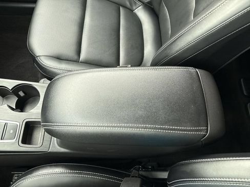 Used 2025 Ford Escape Platinum AWD/4WD image 21