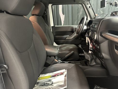 Used 2013 Jeep Wrangler Sport image 33