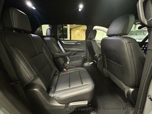 Used 2025 GMC Acadia Elevation w/ Elevation Premium Package image 24