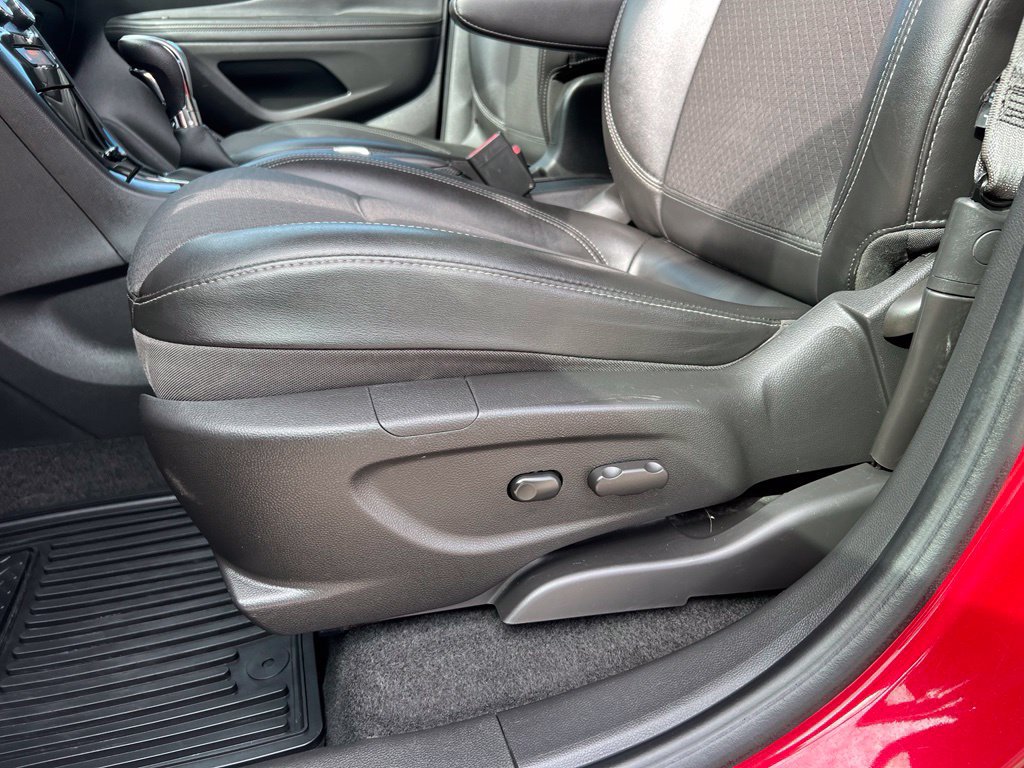 Used 2020 Buick Encore Preferred FWD image 14
