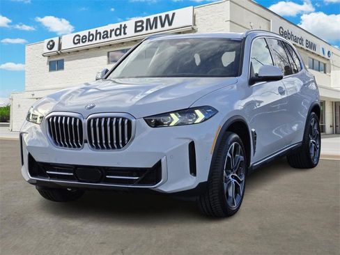New 2026 BMW X5 xDrive50e w/ Premium Package image 3