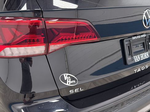 Used 2022 Volkswagen Taos SEL w/ Panoramic Sunroof Package AWD/4WD image 38