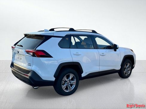 Certified 2023 Toyota RAV4 XLE w/ XLE Grade Weather Package AWD/4WD image 4