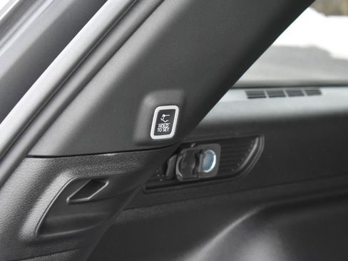 New 2025 Jeep Grand Cherokee Altitude AWD/4WD image 32