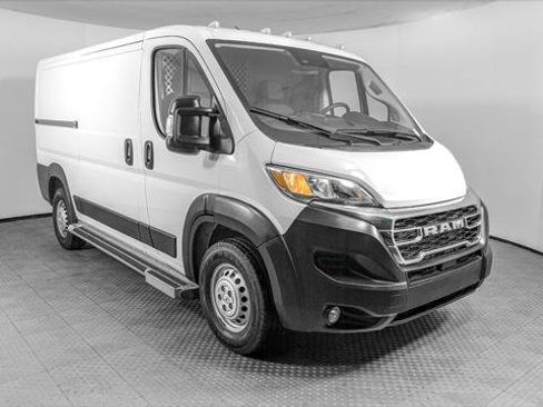 Used 2025 RAM ProMaster 2500 w/ U-Haul Equipment Group FWD image 11