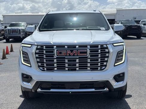 New 2026 GMC Yukon XL Denali w/ Denali Reserve Package AWD/4WD image 8