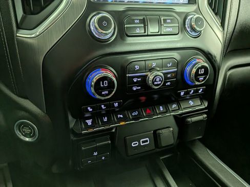 Used 2021 GMC Sierra 3500 Denali w/ Denali Ultimate Package image 26