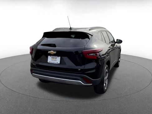 Used 2025 Chevrolet Trax LT image 13