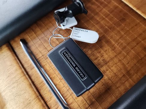 Used 2022 Jeep Grand Wagoneer Series III image 24