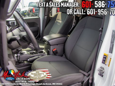 Used 2022 Jeep Gladiator Sport image 9