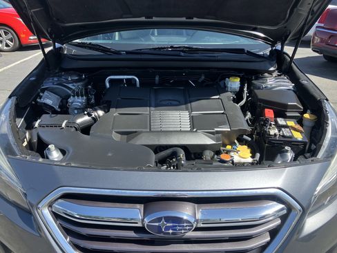 Used 2018 Subaru Outback 3.6R Limited image 16