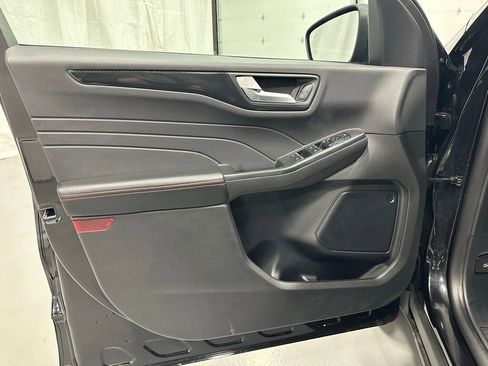 Used 2025 Ford Escape ST-Line image 8