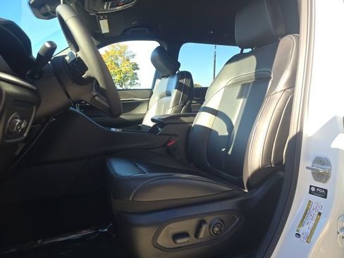 New 2025 Jeep Grand Cherokee L Limited image 9