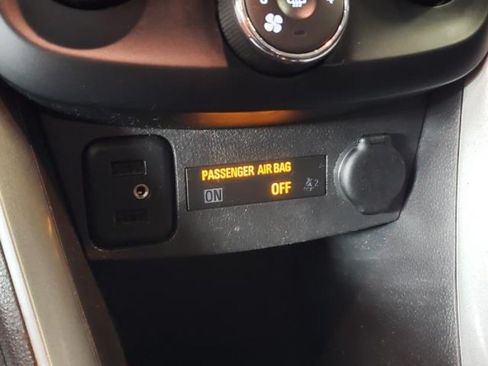 Used 2019 Chevrolet Trax LT w/ LT Convenience Package FWD image 24