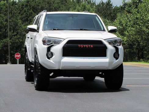 Used 2019 Toyota 4Runner SR5 Premium AWD/4WD image 8