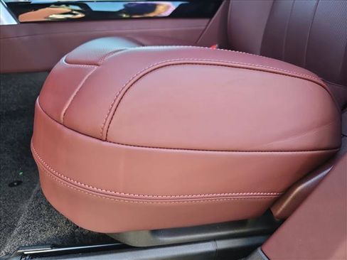 New 2025 Land Rover Range Rover SE image 29