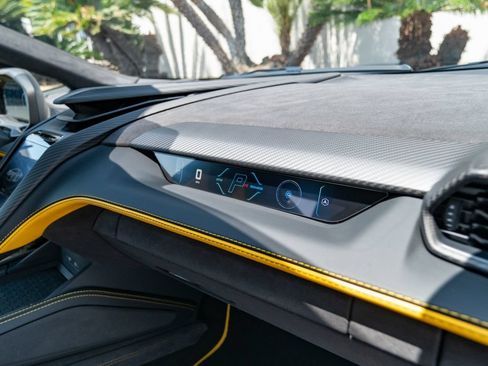 Used 2025 Lamborghini Revuelto AWD/4WD image 21