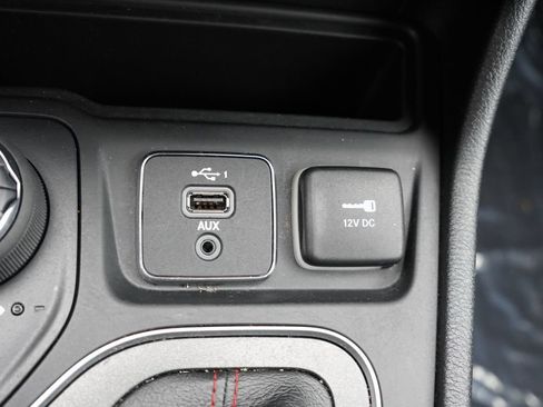 Used 2022 Jeep Cherokee Trailhawk w/ Sound & Nav Group AWD/4WD image 31