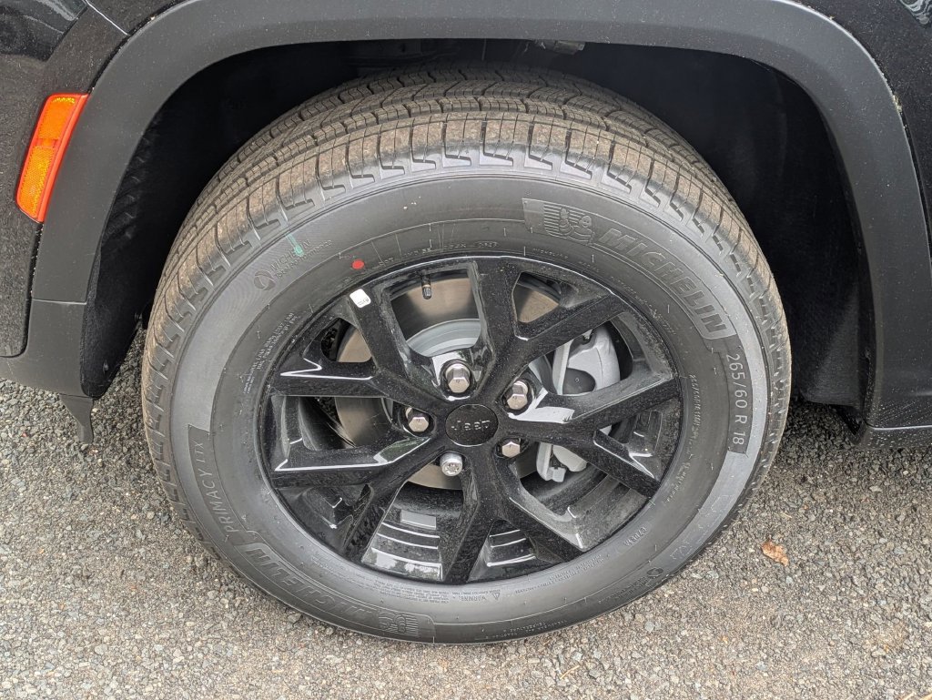 New 2026 Jeep Grand Cherokee Altitude AWD/4WD image 9