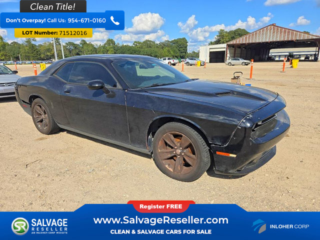 Used 2015 Dodge Challenger SXT RWD image 5
