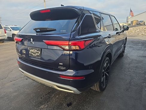 Used 2024 Mitsubishi Outlander SE Black Edition image 8