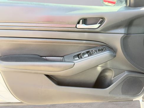 Certified 2022 Nissan Altima 2.5 SR w/ Midnight Edition Package FWD image 16