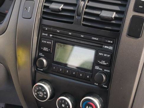 Used 2009 Hyundai Tucson GLS FWD image 19