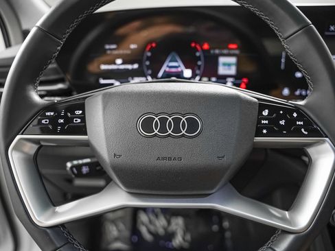 Used 2025 Audi Q5 Premium Plus w/ Premium Plus AWD/4WD image 12