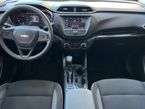 Used 2023 Chevrolet TrailBlazer LT FWD image 17