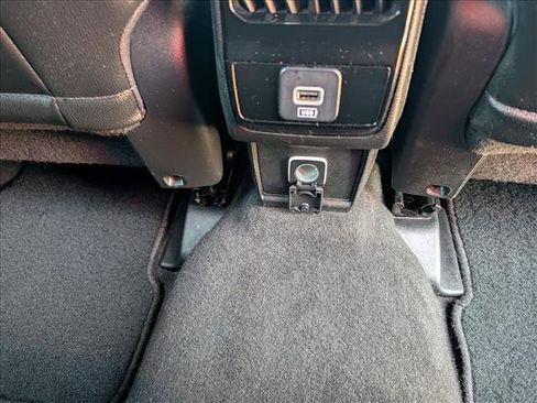 Used 2024 Jeep Compass Latitude image 16