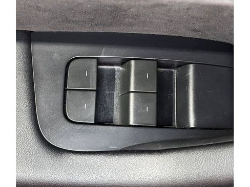 Used 2023 Tesla Model Y Long Range image 33