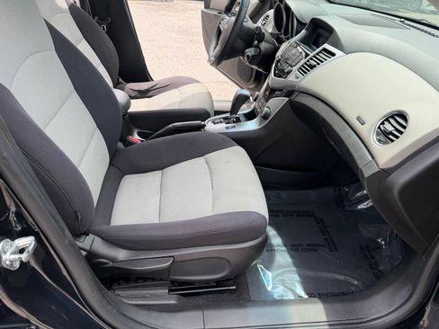 Used 2015 Chevrolet Cruze LS FWD image 17