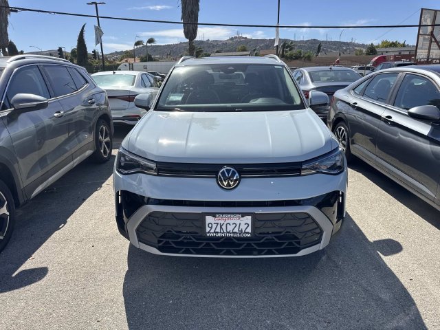 Certified 2026 Volkswagen Taos SE w/ Panoramic Sunroof Package FWD image 2