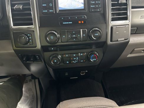 Used 2018 Ford F250 XLT image 39