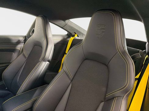 Used 2025 Porsche 911 GT3 RWD image 31