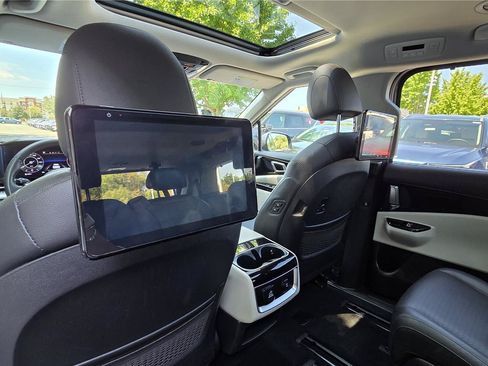 Certified 2024 Kia Carnival SX Prestige FWD image 30