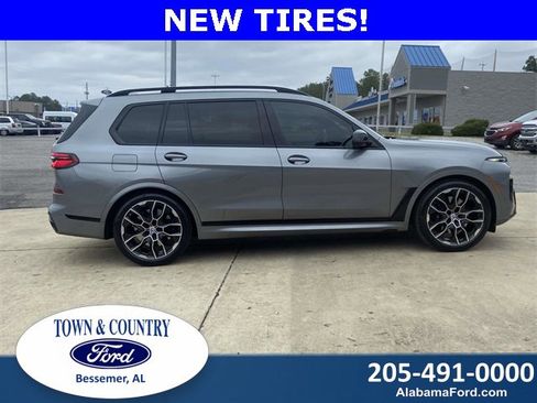 Used 2023 BMW X7 M60i image 2