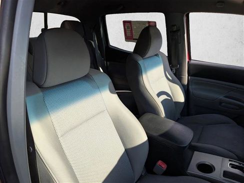 Used 2012 Toyota Tacoma PreRunner image 18