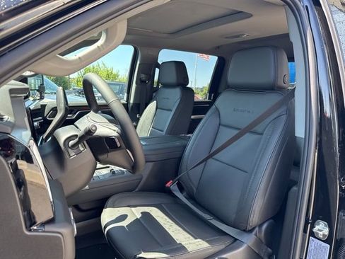 New 2025 GMC Sierra 3500 Denali w/ Denali Reserve Package image 11