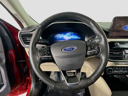 Used 2021 Ford Escape SEL w/ Technology Package AWD/4WD image 9