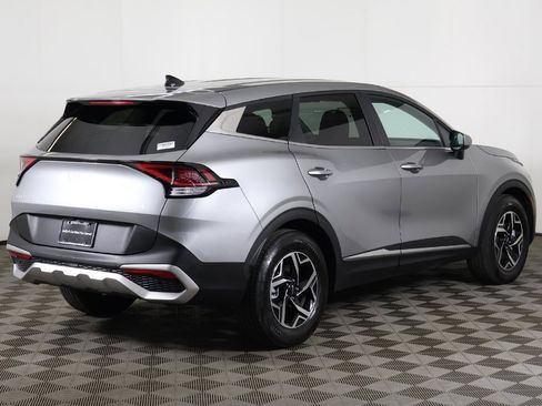 Used 2024 Kia Sportage LX image 8