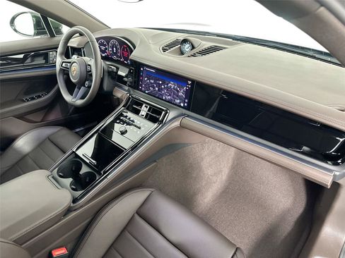 Certified 2026 Porsche Panamera image 29