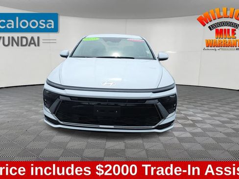 Used 2025 Hyundai Sonata SEL FWD image 2